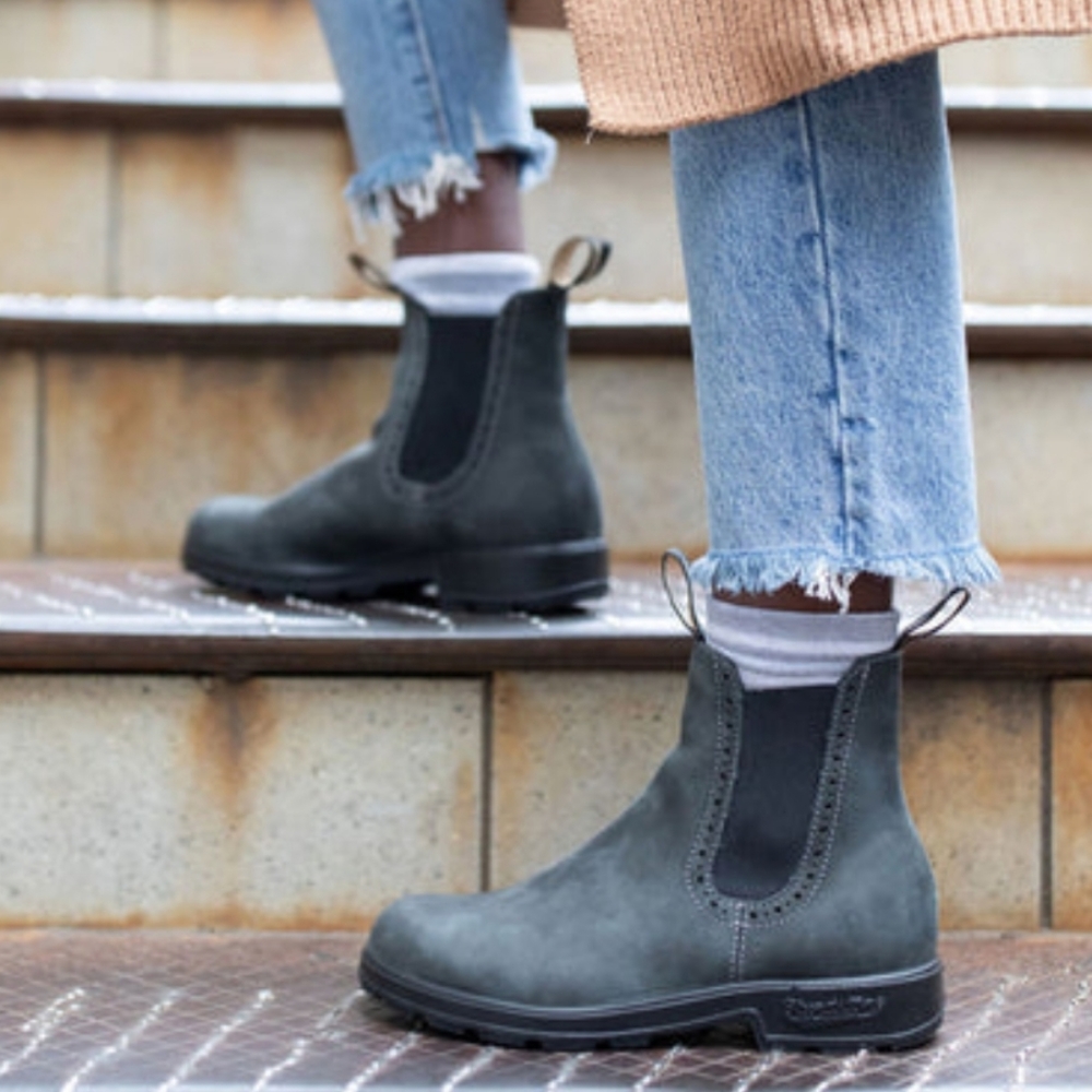 Blundstone 1630 Rustic Black Chelsea Boots